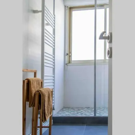 Les Pieds Dans L Eau En Hyper Centre * Αρασόν